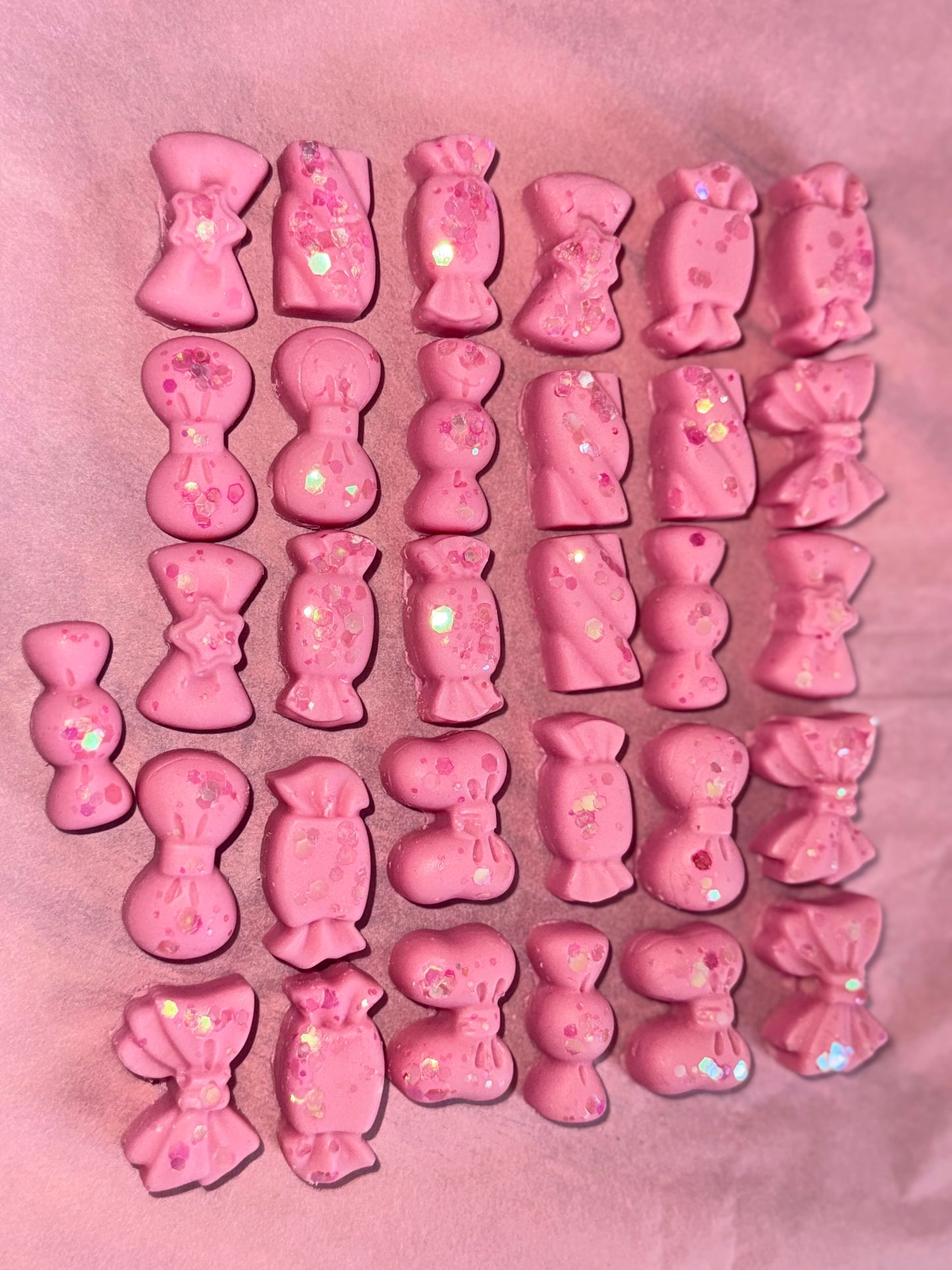 Floss Kiss Wax Melts 🍭💗 Handmade pink candy floss-scented wax melts, 70g.