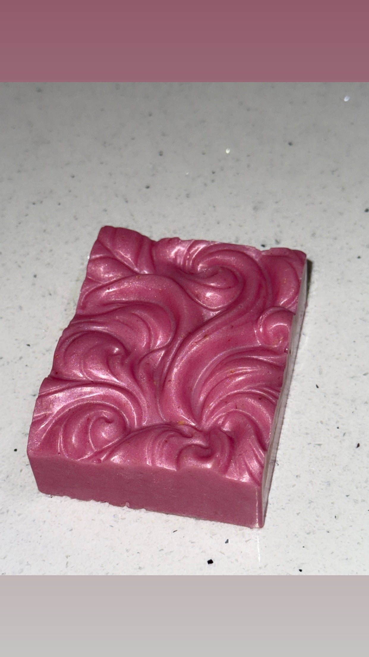 Handmade candy floss-scented soap bar 🍭🫧 Rich lather, dreamy glow, gentle on sensitive skin 💗