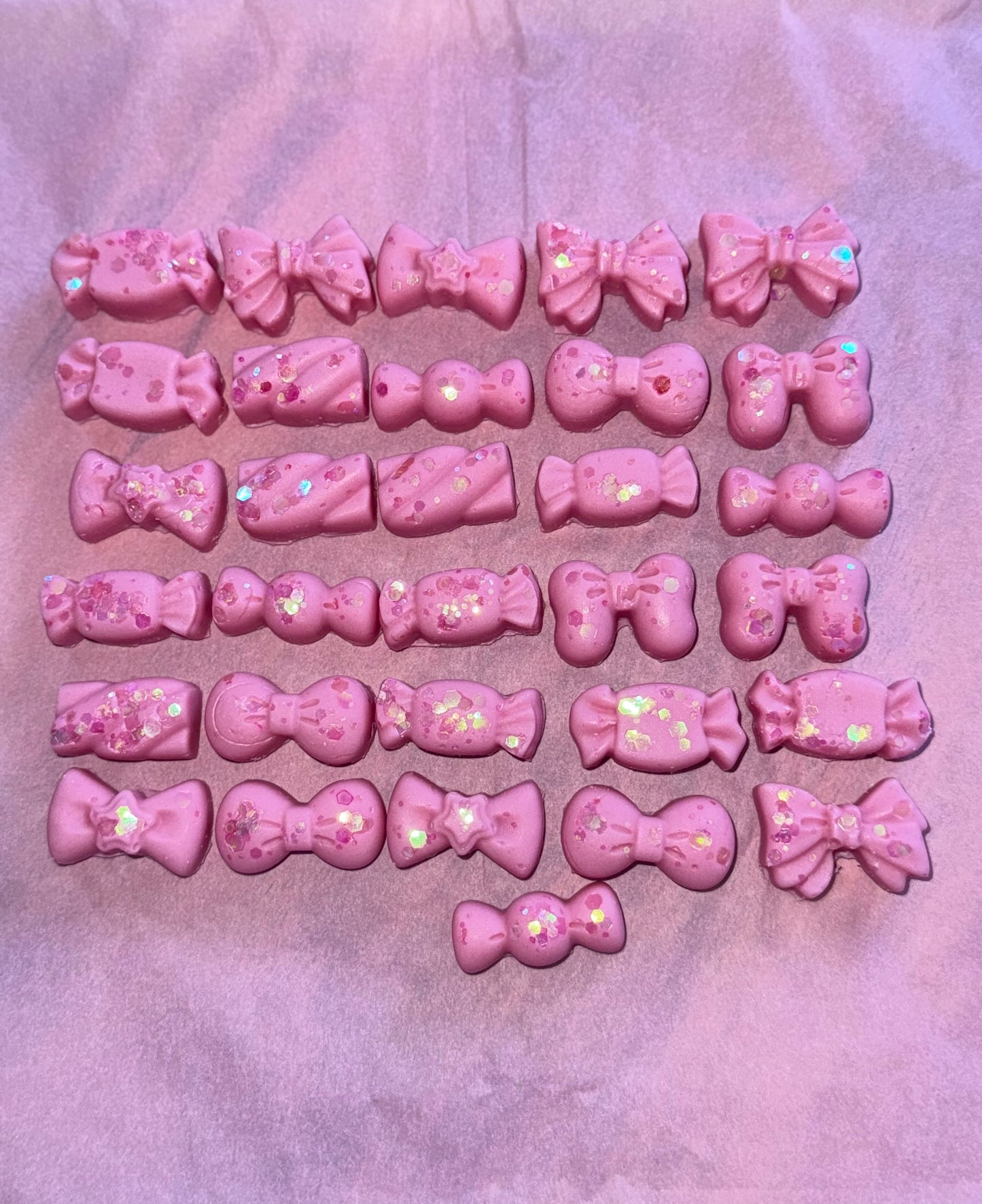Floss Kiss Wax Melts 🍭💗 Handmade pink candy floss-scented wax melts, 70g.
