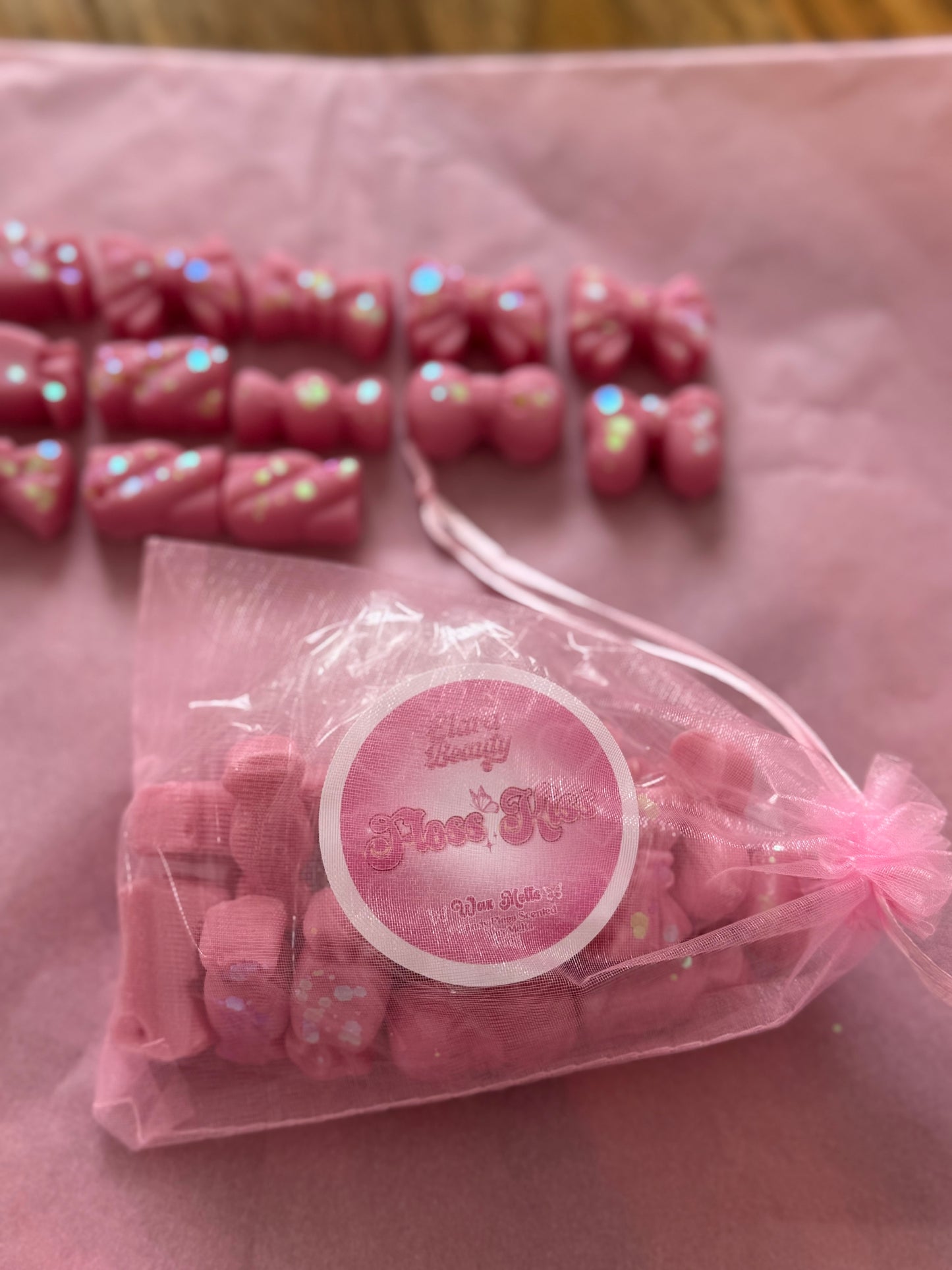 Floss Kiss Wax Melts 🍭💗 Handmade pink candy floss-scented wax melts, 70g.